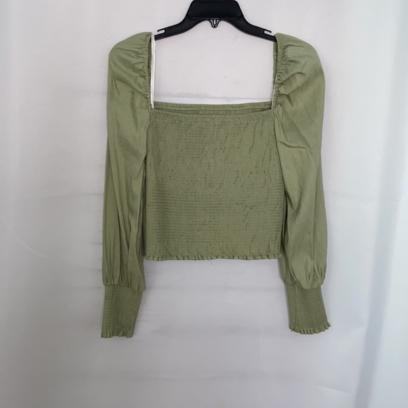 Gianni Bini Angel Square Neck Long Balloon Sleeve Cropped Smocked Blouse - Picture 5 of 7